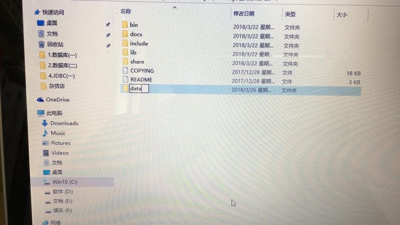 在选择长途搬家服务时，要注意以下几点：